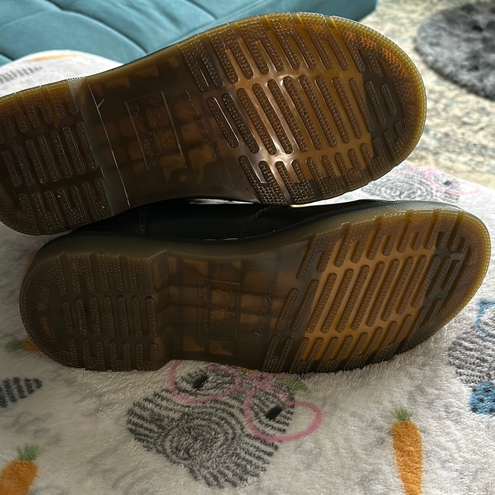 NWT Dr. Martens Black Chelsea Boots. - Picture 4 of 5